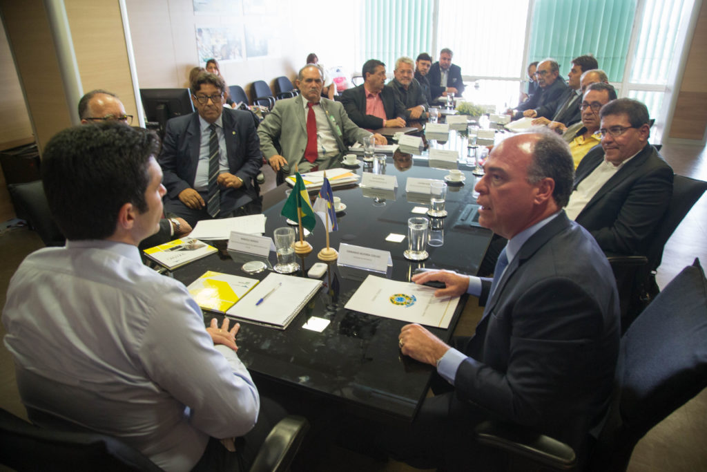 07.02.2017  O ministro da Integração Nacional, Helder Barbalho, durante audiência com o senador Fernando Bezerra Coelho e prefeitos de Pernambuco.  FOTO:ED FERREIRA/MI.