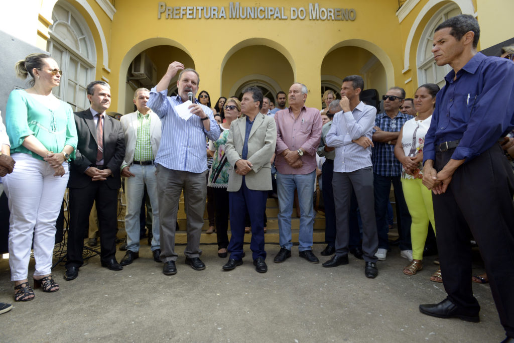 SENADOR ARMANDO MONTEIRO EM VISITA A CIDADE DE MORENO. ABERTURA DA SEMANA CIVICA Assunto : Senador Armando Monteiro em visita Institucional a cidade de Moreno junto com o Prefeito Vava Rufino na abertura da semana Civica Morenos / PE   01/09/2017 Foto : Leo Caldas