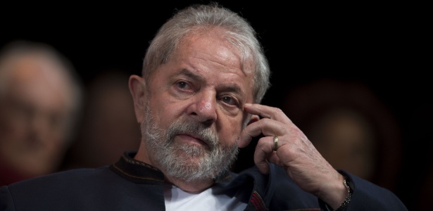 16jan2018---o-ex-presidente-lula-em-um-encontro-com-intelectuais-no-teatro-oi-casa-grande-no-rio-de-janeiro-1516722122839_615x300