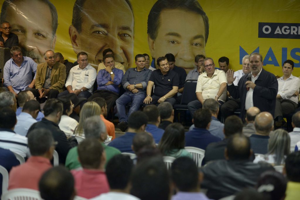 SENADOR ARMANDO MONTEIRO EM ATO DE FILIACAO DO DEPUTADO ESTADUAL ALVARO PORTO AO  PTB Assunto : Senador Armando Monteiro Participa de ato de filiiacao do deputado estadual Alvaro Porto ao PTB.  OliGaranhunsnda / PE        05 / 04 / 2018 FOTO : Leo Caldas