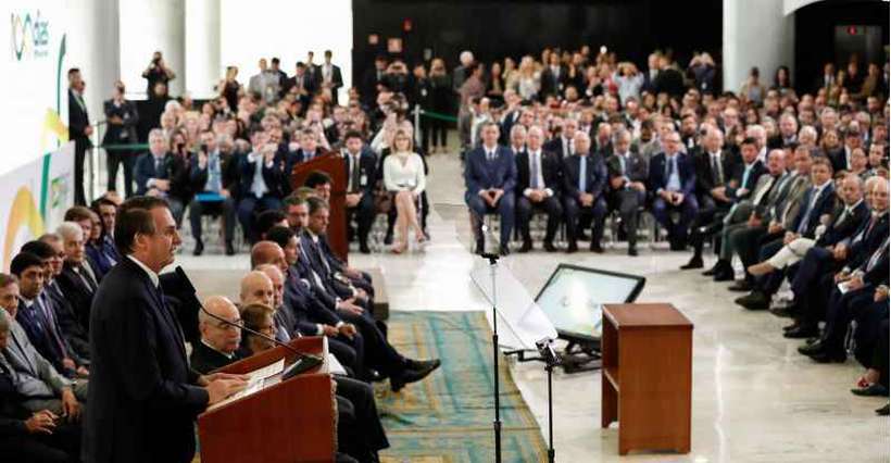 Bolsonaro fala no evento dos 100 dias do novo governo: aumento no Bolsa Família pode vir com a aprovação da reforma da Previdência (foto: Alan Santos/PR