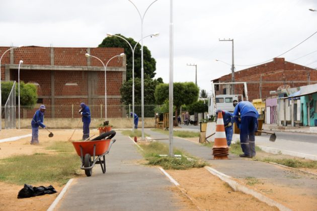 Mutirão-Limpeza-Pça-Juventude-5-630x420